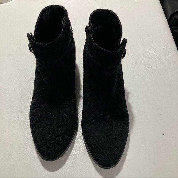 GIANI  BERNINI Sz 10 Suede Stacked Heel Zipper Closure Buckles Memory Foam Sz 10 - Picture 2 of 13